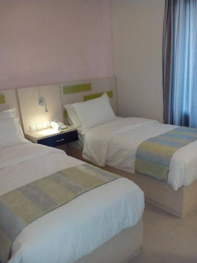 The Arizon At Malioboro Hotel Yogyakarta Exterior photo