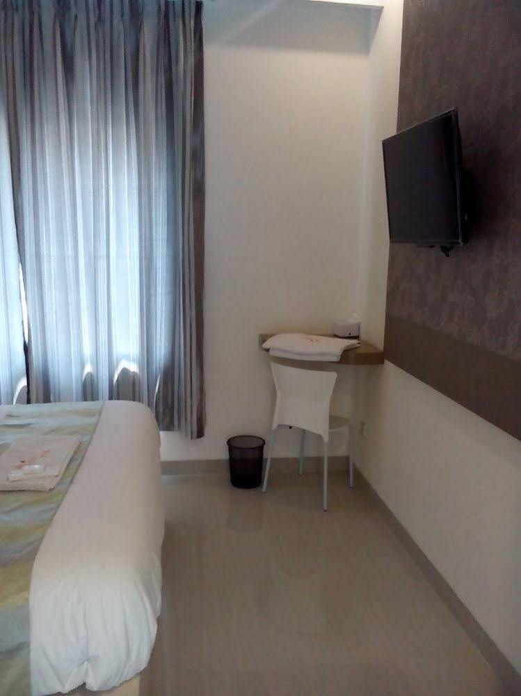 The Arizon At Malioboro Hotel Yogyakarta Exterior photo