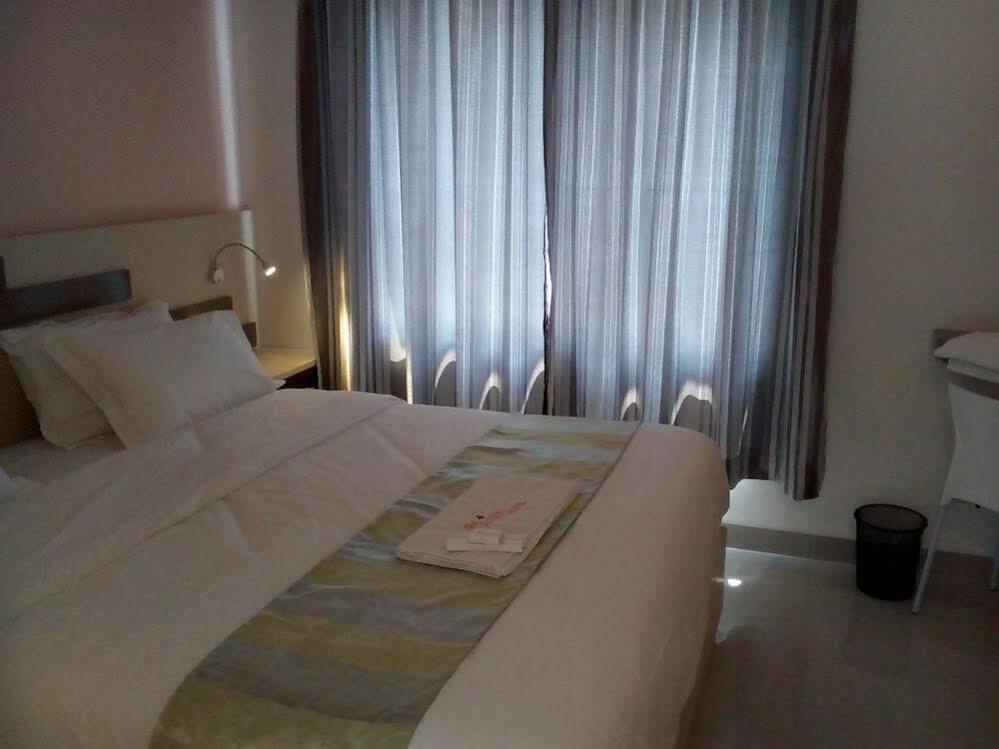 The Arizon At Malioboro Hotel Yogyakarta Exterior photo